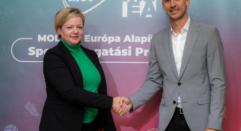 Ahol a jövő bajnokai születnek – Priskin Tamás lett a MOL-Új Európa Alapítvány külhoni futballnagykövete