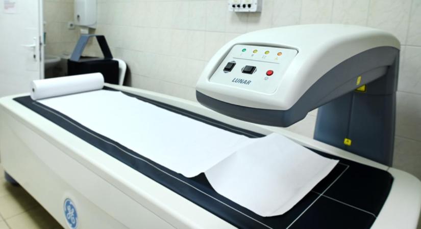 Két új, korszerű csontsűrűség-vizsgáló berendezést adtak át a Debreceni Egyetemen