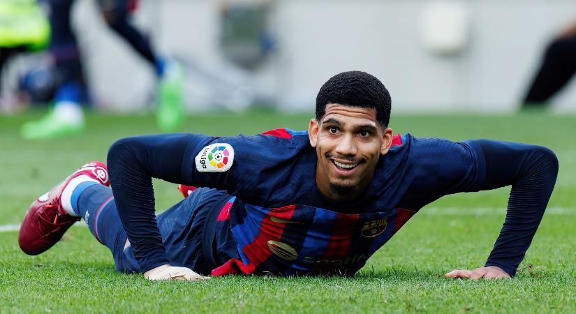 A Barcelona nagy hibája Ronald Araujóval kapcsolatban
