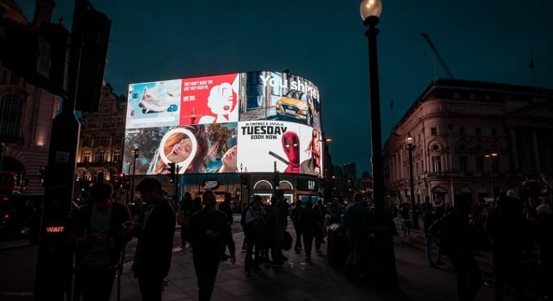Újra „támad” a reklámadó – a szektor szerint cseppet sem jó ötlet, halasztást kérnek