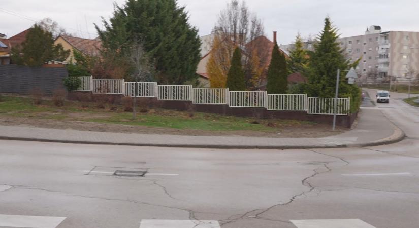 Eltűntek a bokáig érő repedések