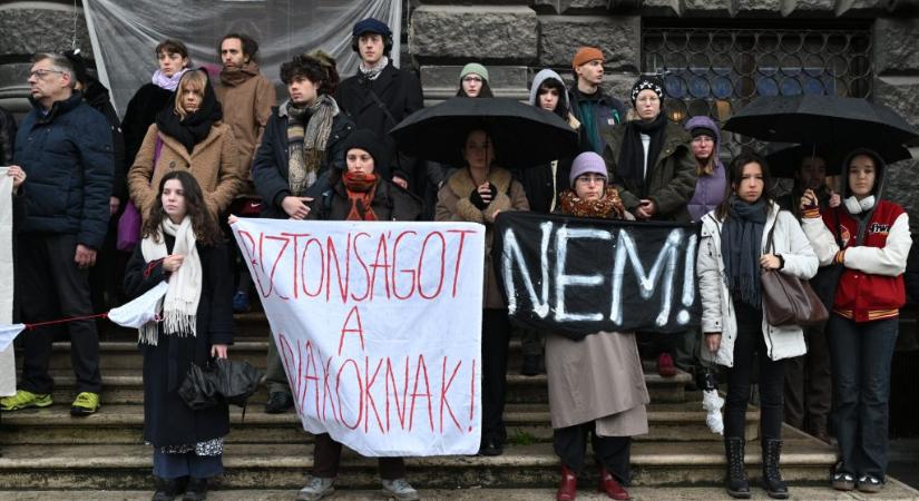 „Egy picit is jóérzésű kormány nem csak azt tekintené szexuális erőszaknak, amikor az áldozat birkózik az elkövetővel”