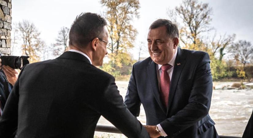 A bosnyákok nem engedélyezték, hogy Szijjártó Péter gépe leszálljon Banja Lukában