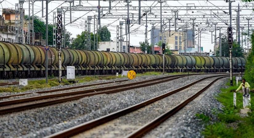 Putyint soron kívül megmentik az ukránok bosszúja elől: hűséges szövetségese önti a benzint Oroszországba – Zeleszkij hiába lövi szét az olajfinomítókat