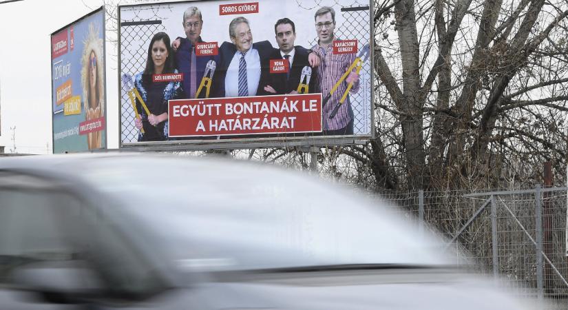 Egy budapesti kerület hadat üzent a politikai plakátoknak