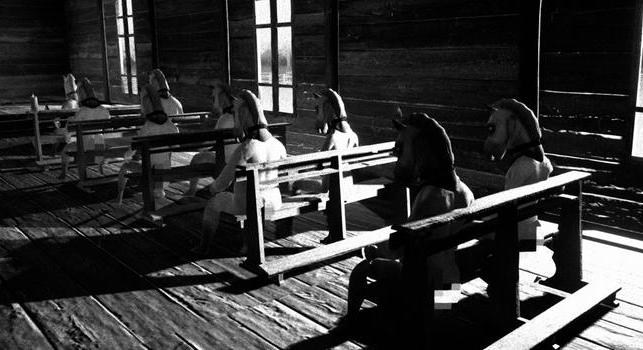 Ezért nem érdemes meztelen lómaszkos emberekről szóló horrort készíteni a Steamre