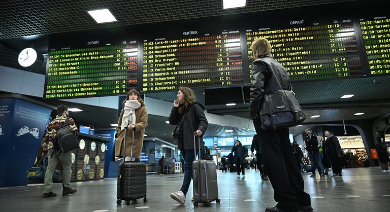 Megbénult Belgium, országos sztrájkba kezdtek a közlekedési dolgozók
