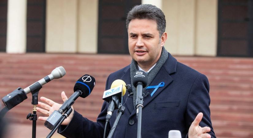 Márki-Zay Péter: Az M1 nyugdíjas nézőit sötétben tartják és ostobaságokkal etetik