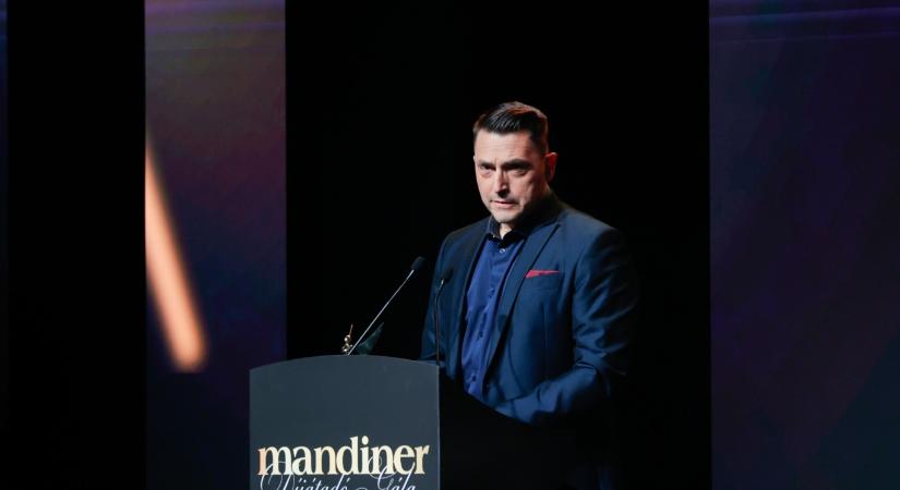 A Mandiner szavazásán Kovács Ákos lenyomta a Nobel-díjas Krasznahorkai Lászlót