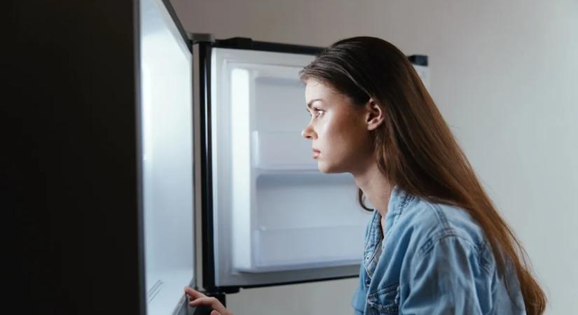 Éjszaka a hűtőajtót nyitogatod? Nem is gondolnád, mi állhat a háttérben