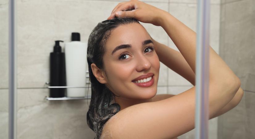 Hagymasampon az új őrület a dús hajért: így készítsd el otthon!