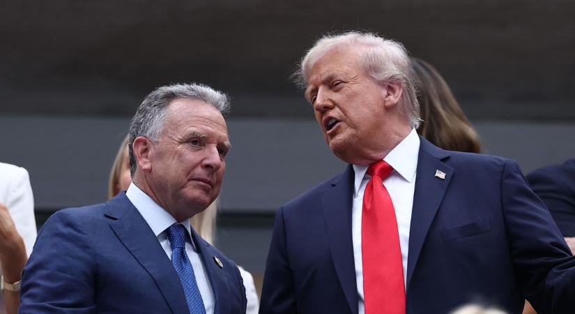 Trump bevédte megbízottját, miután az a békét szolgáló háttéregyeztetéseket folytatott az oroszokkal