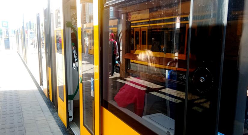 Tragédia: Halálra gázolt egy férfit a villamos Újpesten