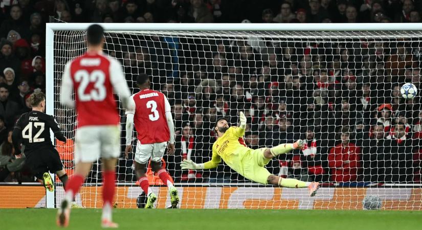 A megállíthatatlannak tűnő csapatok csatáján az Arsenal legyőzte a Bayern Münchent