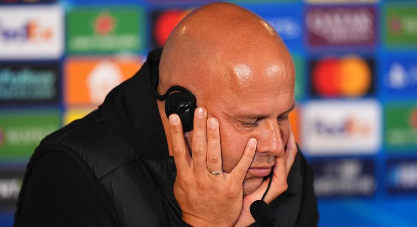 „Senki nem erre számított…” – Slot magyarázkodott a PSV elleni égés után
