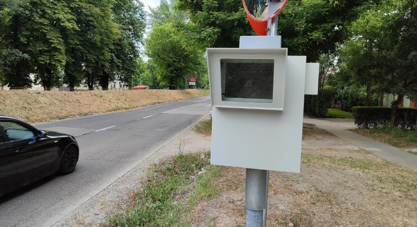 Szilveszterig 50 traffibox is kikerülhet Budapesten, és már álkamerák is megbújhatnak bennük