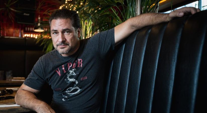 Árpa Attiláék Amerikában jártak: Megérintett, hogy a világ egyik végén boldogságban, minőségi életet tudnak élni az emberek, idehaza meg az ellentéte történik