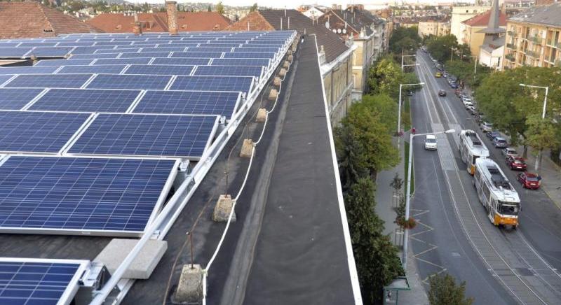 Hogyan adózik a napelem-telepítés? Útmutató a helyes adózási forma kiválasztásához