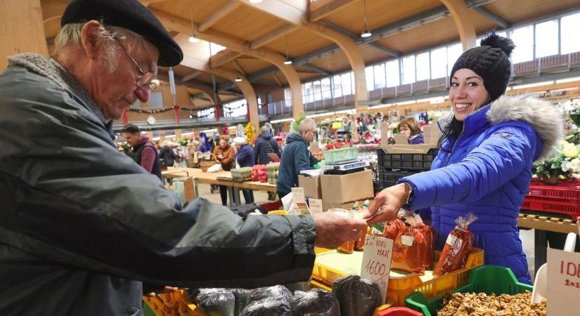 „Nem veszik, pedig olcsóbb, mint tavaly” – az ünnepi sütik egyik fő alapanyaga is a pultokon ragadt Szegeden