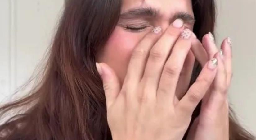 Elsírta magát a terhes anya, miután kisfia “verbálisan bántalmazta”