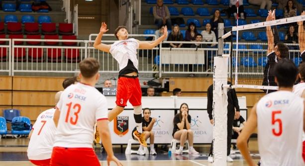 Háromszettes vereség Szegeden