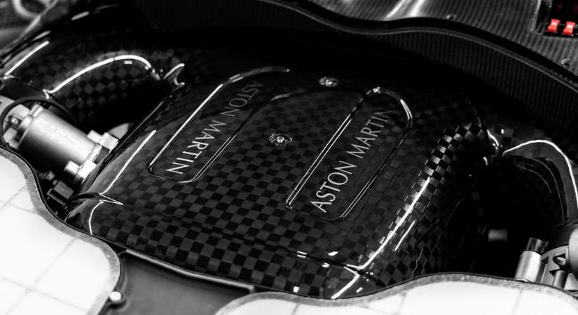 Turbó nélkül 1000 lóerő: itt tartanak a legdurvább szívómotorok