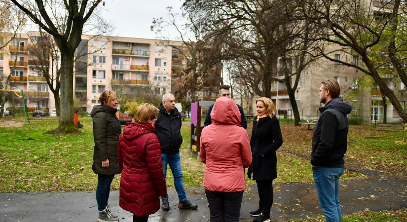 Fizetőssé vált a parkolás az Erzsébet és az Ispotály utcákon Debrecenben