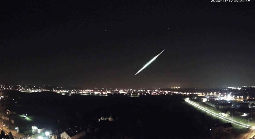 Felrobbant egy meteor Győrnél! - Keresik a meteoritvadászok