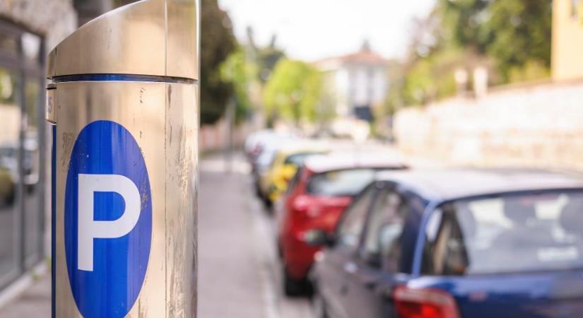 Fidesz-közeli parkolási cég terjeszkedik: az állami kórházak lettek az új célpont