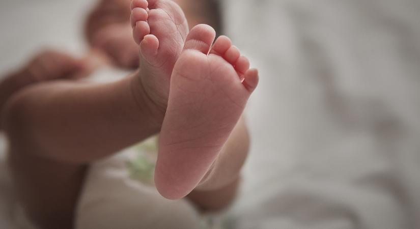 Itt az év egyik legriasztóbb adata, mélyrepülésben az újszülöttek száma