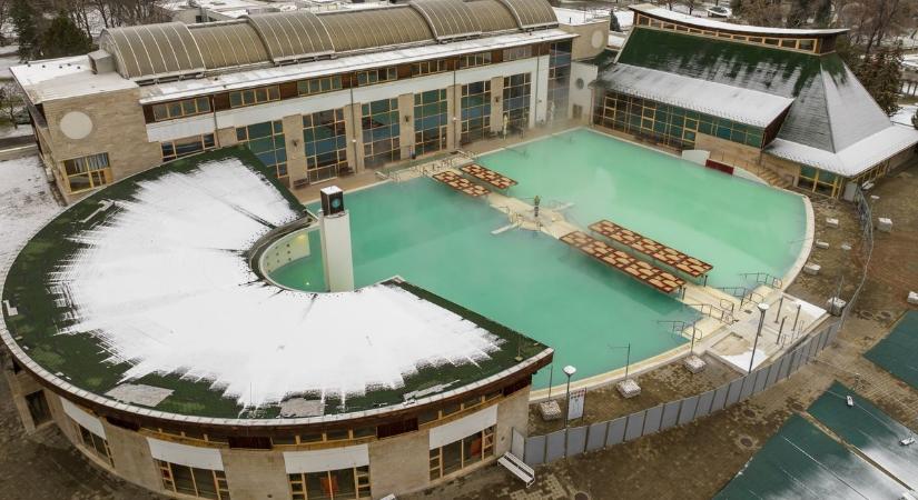 Harkányt bevilágítja az ünnepi fény