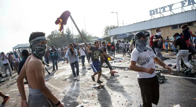 Ez már pofátlanság! A Tisza szerint nem léteznek migránsok