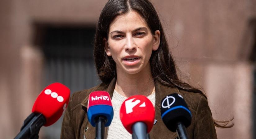 Vitézy Dávid: Szentkirályi Megafonja helyett a hév megállók akadálymentesítésre kellene milliárdokat költeni