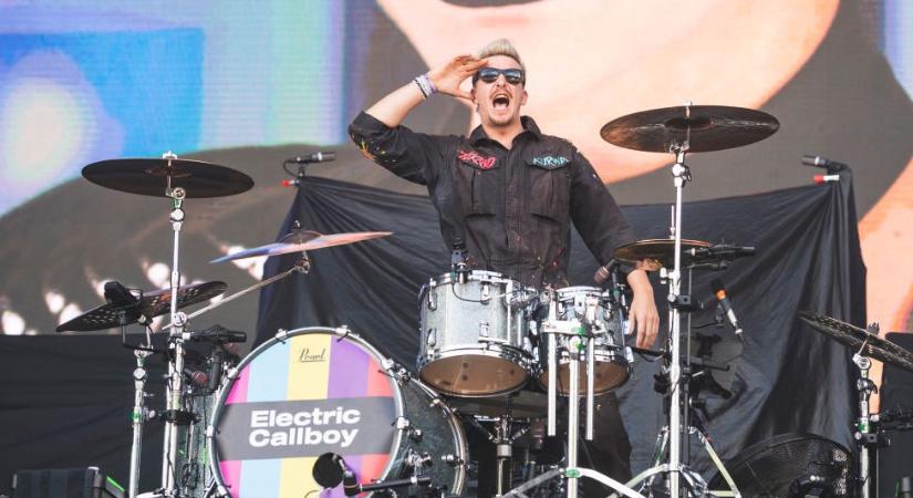 Az MVM DOME-nál csaptak le a román bandára, akik kizsebelték a rajongókat az Electric Callboy európai koncertjein