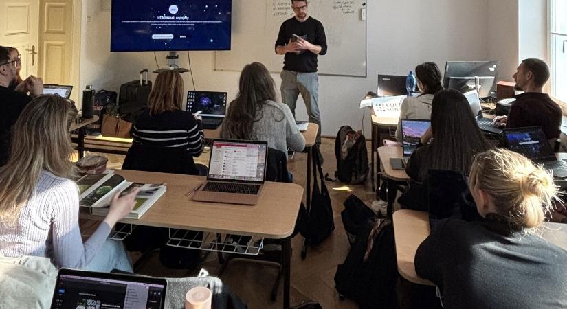 A tördelés gyakorlata – Gyenes Gábor előadása a pozsonyi magyar tanszéken