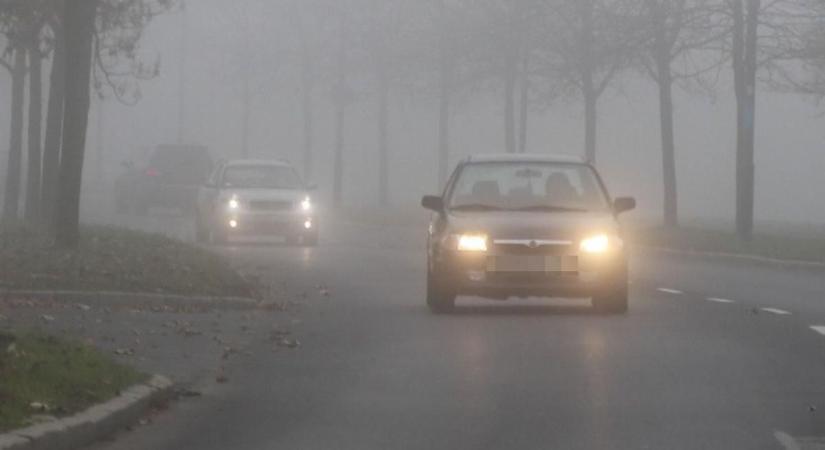 A KRESZ homályosan fogalmaz, a sofőrök pedig hibáznak: ezért nem tudják jól használni a ködlámpát