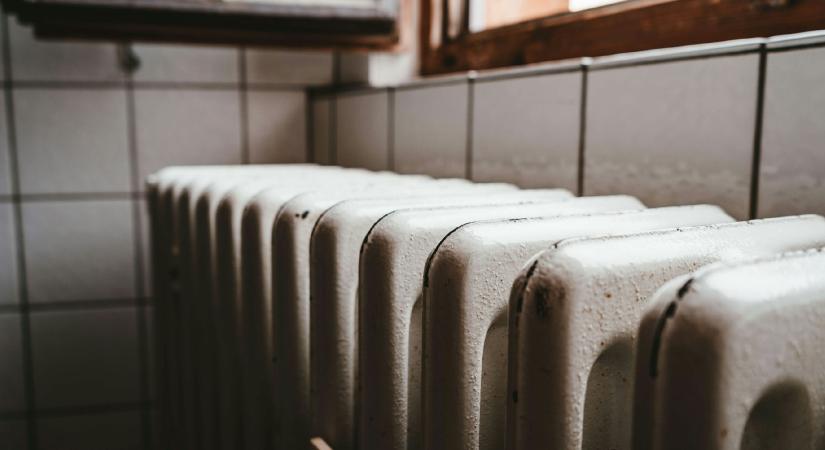 Jó hír a nyugdíjasoknak: többen kaphatnak rezsitámogatást januártól