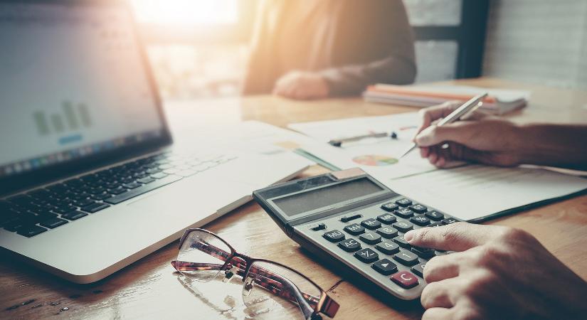 KF támogatás és adókedvezmény: két legyet egy csapásra