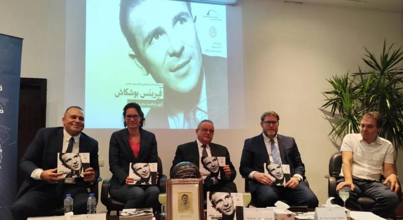 Bemutatták Egyiptomban az arab nyelvű Puskás Ferenc-könyvet