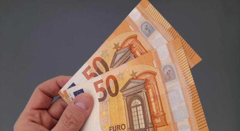13. nyugdíj: 600 vagy 300 eurót kapnak majd a nyugdíjasok
