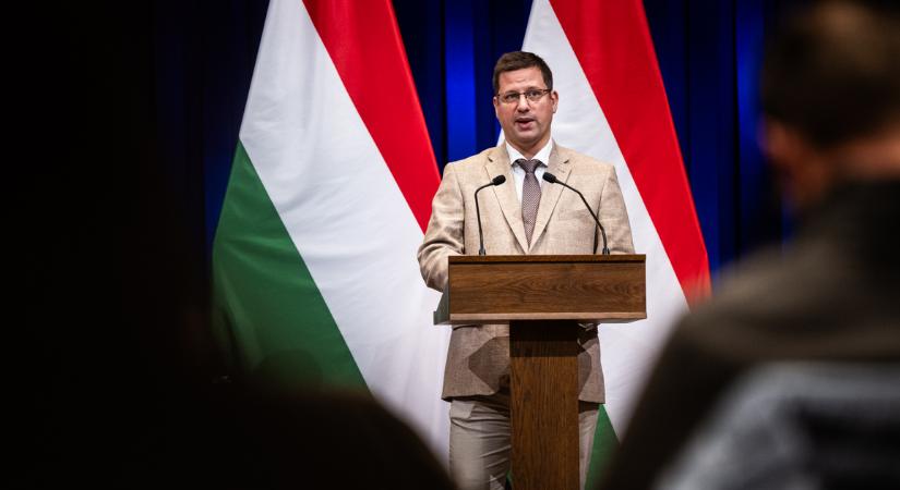 Gulyás Gergely: A kormány megmenti a fővárost, egyszerre jön a 13. és a 14. havi nyugdíj - Gulyás Gergely: A kormány megmenti a fővárost, egyszerre jön a 13. és a 14. havi nyugdíj