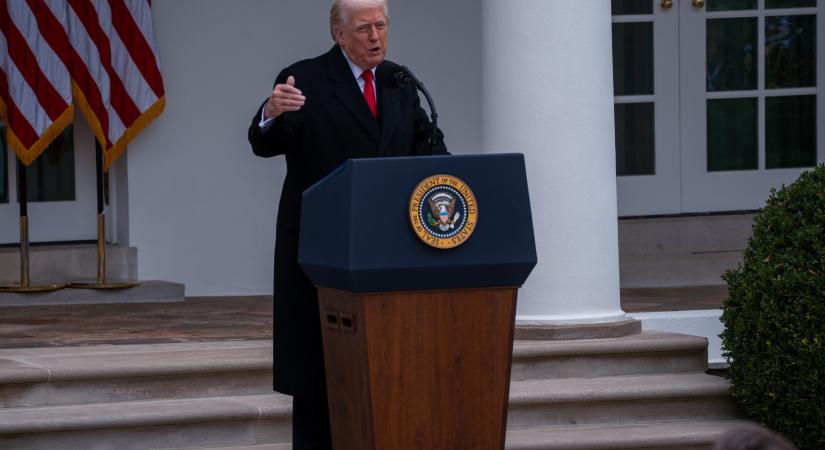 Fegyveres támadás a Fehér Háztól pár percre: Trump is megszólalt