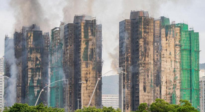 Rengeteg halottja van a hongkongi tűznek, sok embert még keresnek