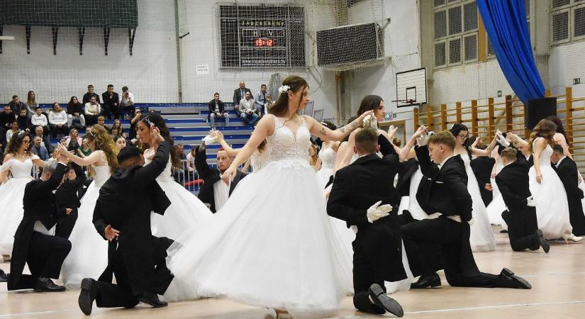 Ez az este garantáltan örök emléket hagy a berényi fiatalok életében – galériával, videóval