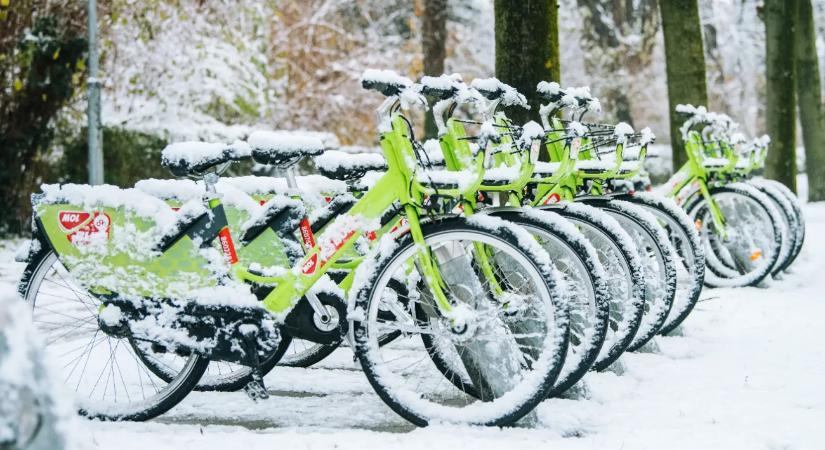 Újabb kerékpárok lepik el Budapestet, jön az e-flotta is