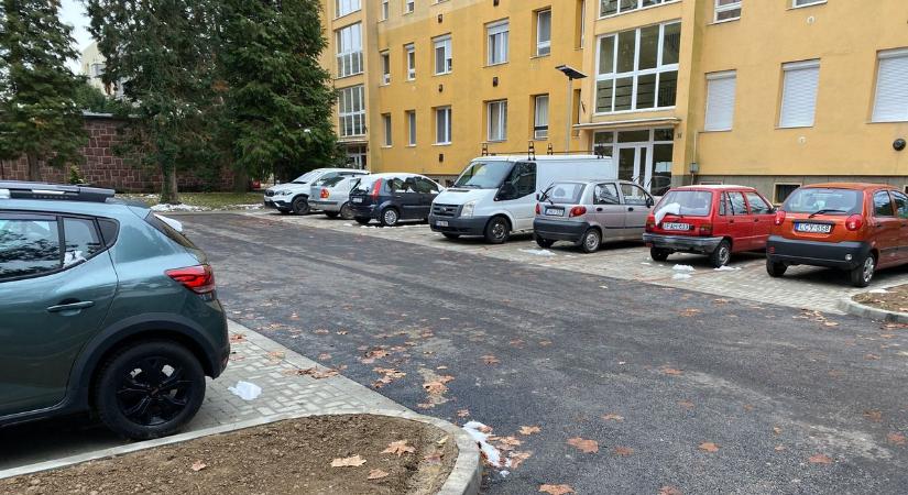 Nem tud parkolni ebben a zalai városban? Bővülnek a helyek
