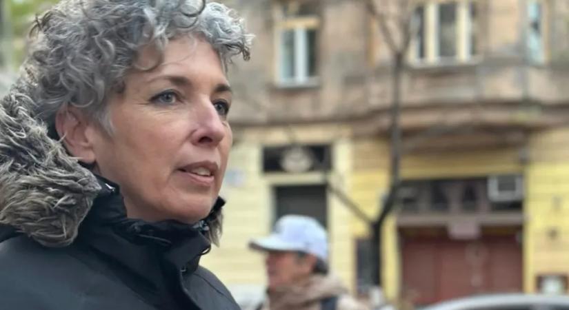 Bódis Kriszta: Leköptek – Hollik István: Ez velem ugyanígy megtörtént