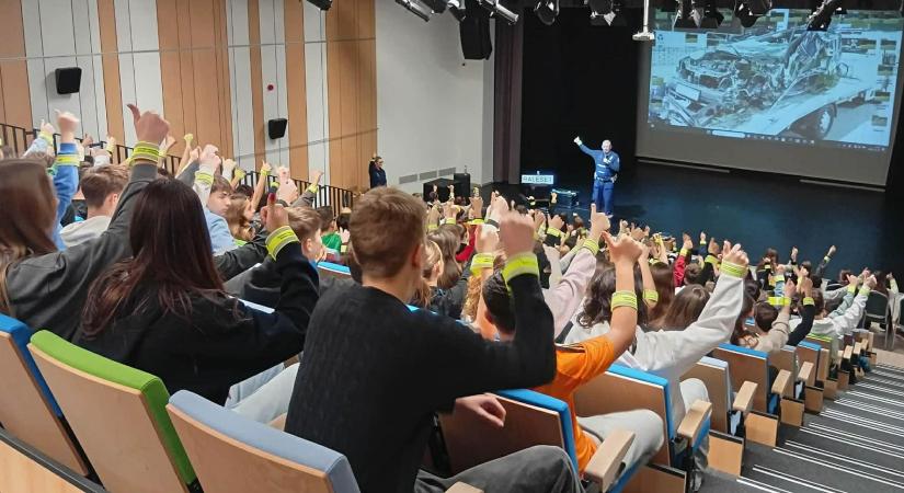 Diákoknak tartottak előadásokat a rendőrök