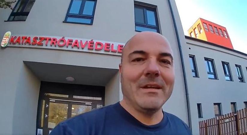 A dunaújvárosi tűzoltók jó példája: egy marék eleség sok kis életet menthet meg – videóval