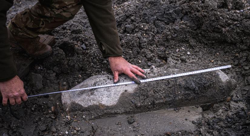 Második világháborús légibomba került elő Csepelen, a Szabadkikötőnél